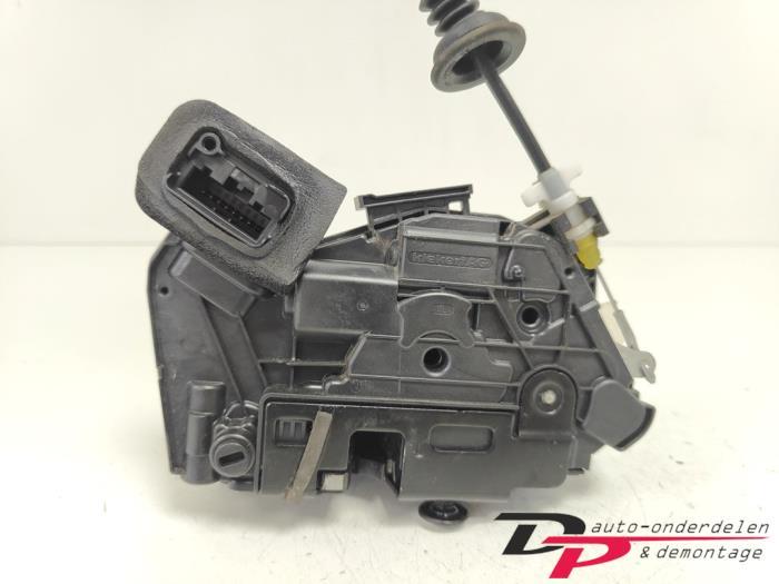 Deurslot Mechaniek 4Deurs links-achter van een Volkswagen Po, Gebruikt, -, Volkswagen, -
