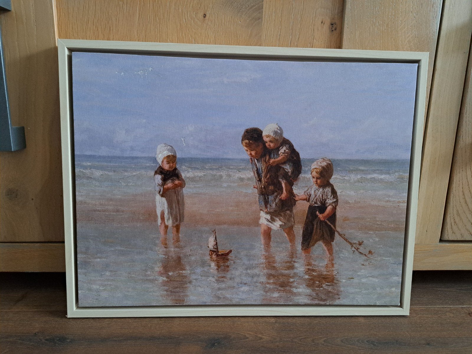 Ingelijst canvasdoek 'Kinderen der zee' 33 bij 43 cm, Ophalen of Verzenden, Minder dan 50 cm, Schilderij