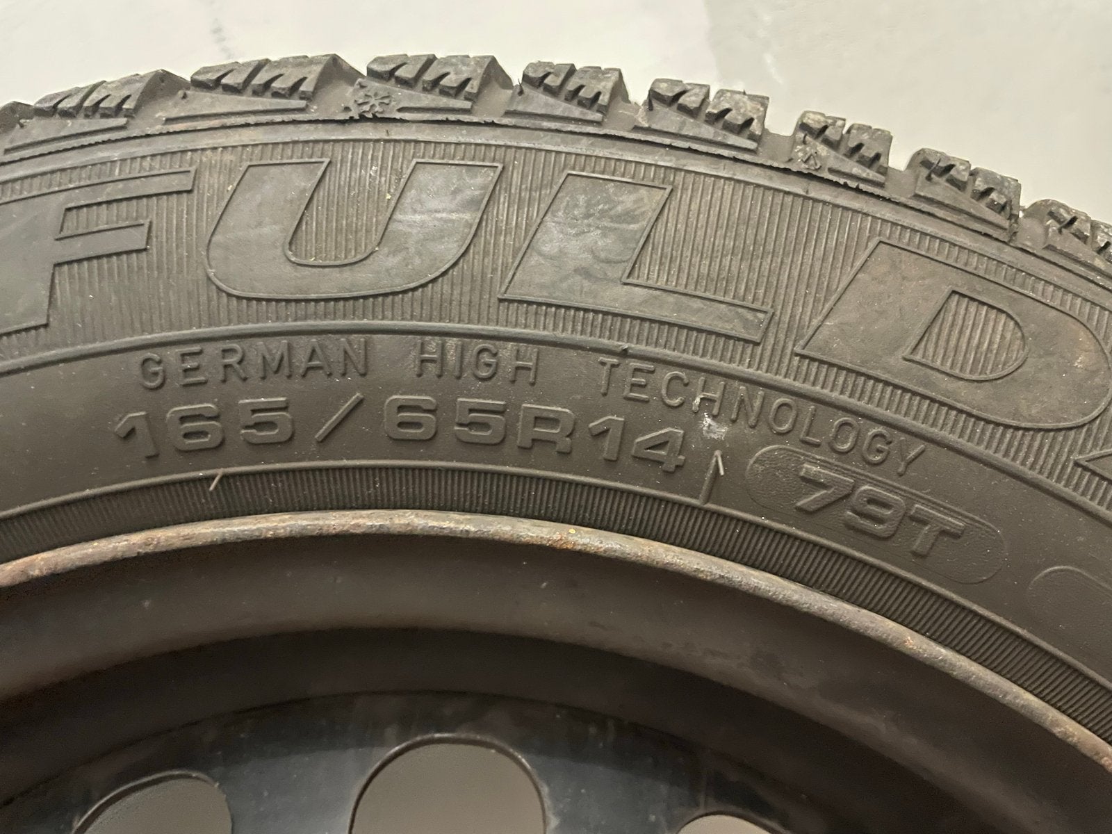 Fulda Winterbanden op stalen velg 165/65R14 79T, Auto-onderdelen, Banden en Velgen, 14 inch, Gebruikt, Banden en Velgen, Winterbanden
