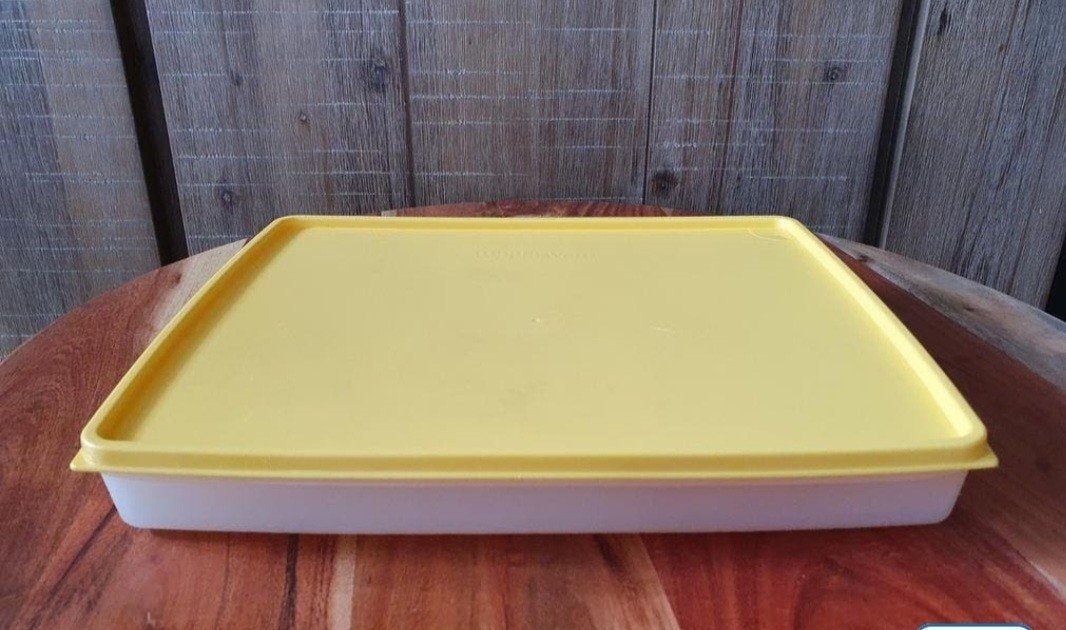 Tupperware Diepvriesdoos voor bijv. frikandellen, Geschikt voor vriezer, Geel, Ophalen of Verzenden, Zo goed als nieuw