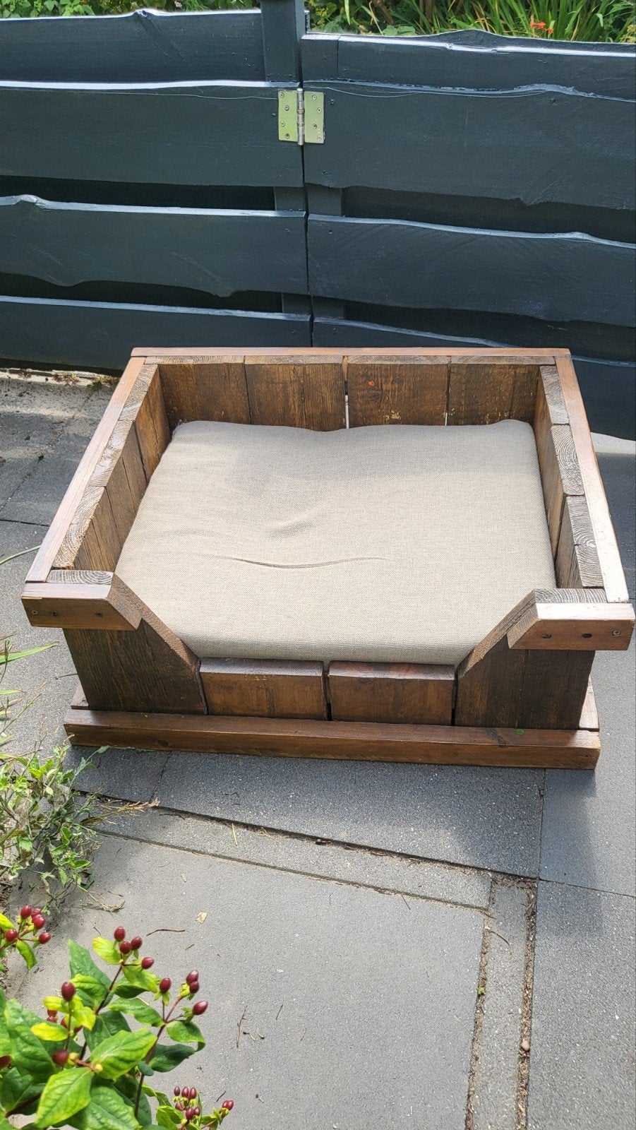 Houten hondenmand
Massief, zwaar. Uitneembaar ku, Ophalen, Gebruikt, Overige
