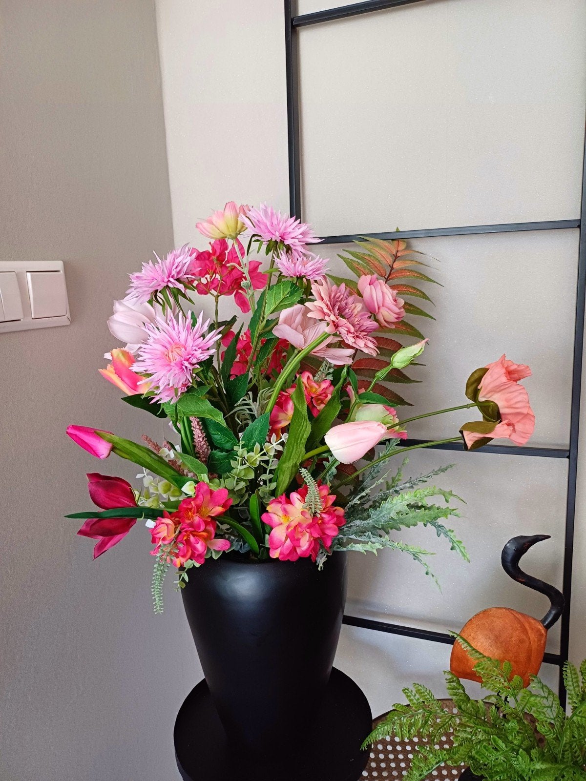 Prachtig zijden bloemen boeket met vaas - 65 cm hoog, Binnen, Met pot of vaas, Ophalen of Verzenden, Boeket