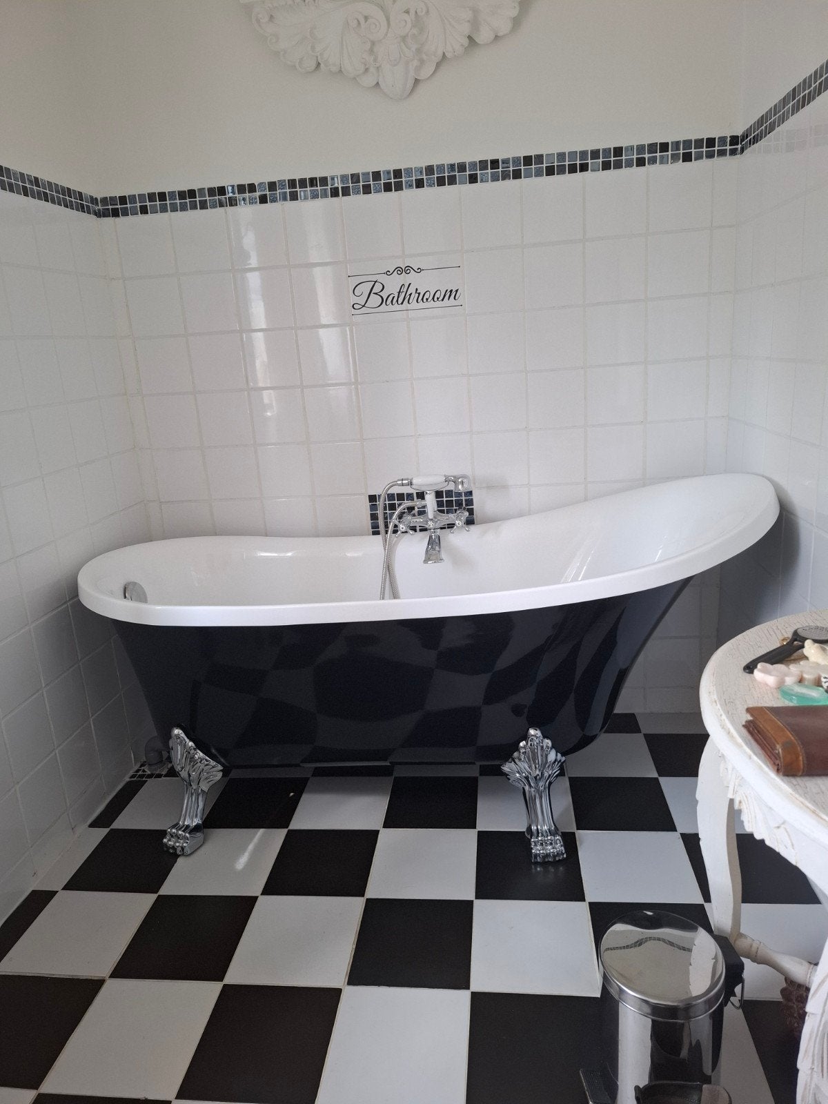Vrijstaand bad op pootjes - Zwart/Wit, Huis en Inrichting, Badkamer | Complete badkamers, Zo goed als nieuw, Ophalen of Verzenden