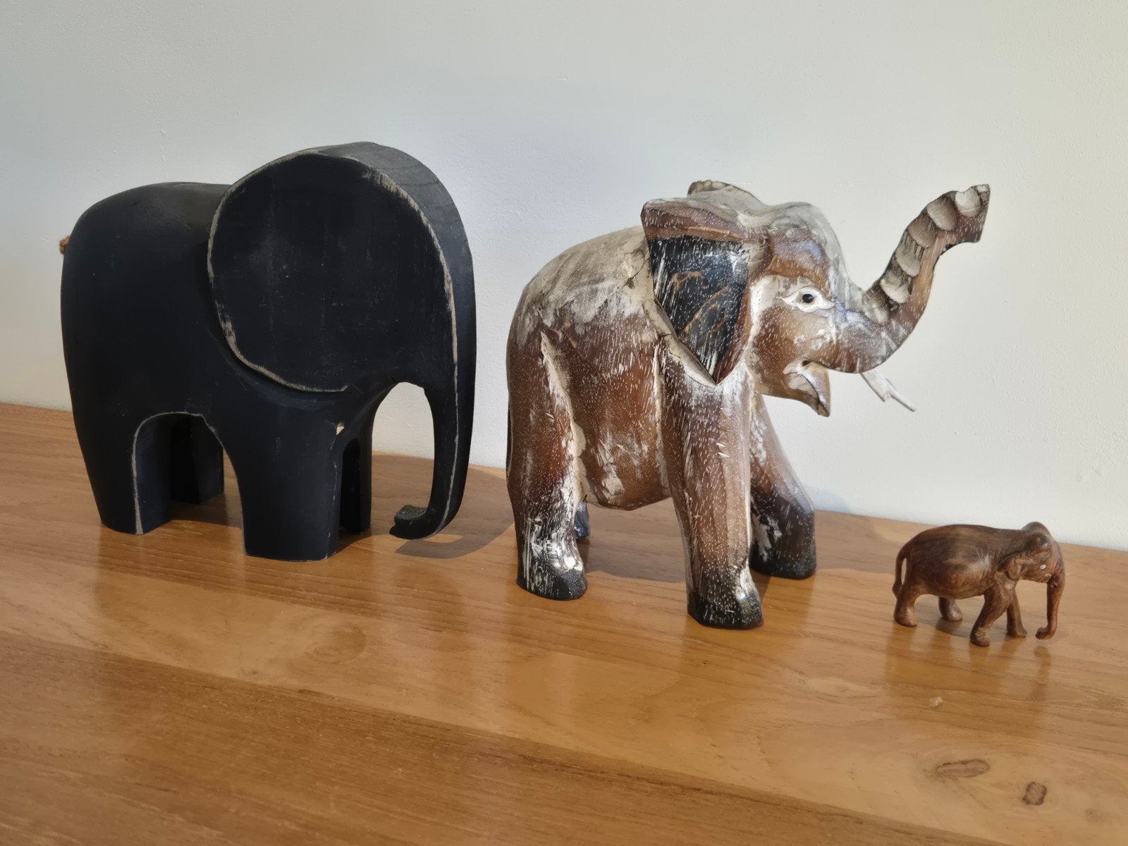 Set van 3 houten olifantenbeelden, Antiek en Kunst, Handgemaakt, Ophalen of Verzenden, Zoogdier, Beeld