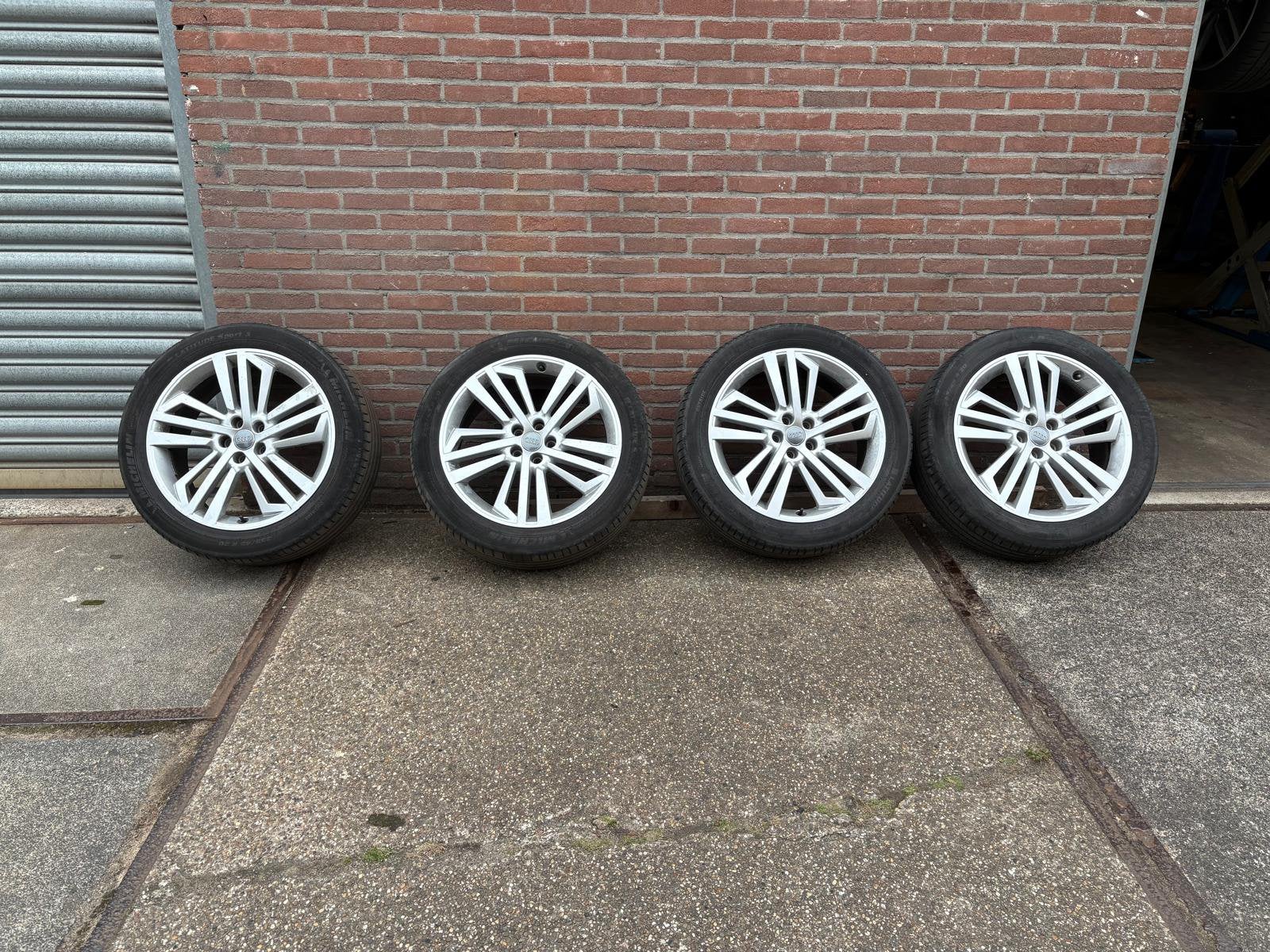 Originele Audi Q5 velgen 20 inch met banden, Ophalen, Gebruikt, 255 mm, Velg(en)
