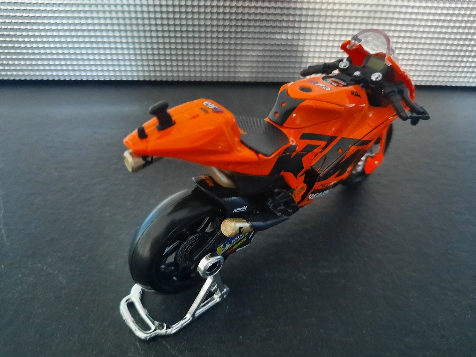 Sterk Afgeprijsd! KTM RC16 Tech Factory Racing #9 1:18, Maisto, Nieuw, Ophalen of Verzenden, Maisto