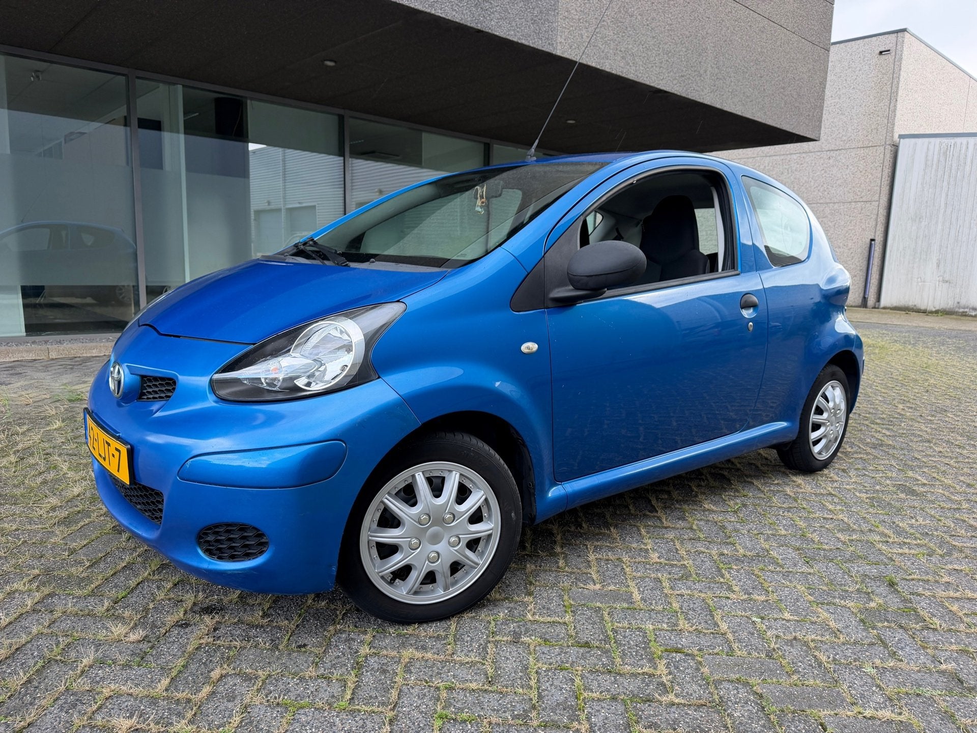 Toyota Aygo 1.0-12V Access BJ 6-2010. APK. 12-2026, Auto's, Voorwielaandrijving, Gebruikt, Origineel Nederlands, Bedrijf