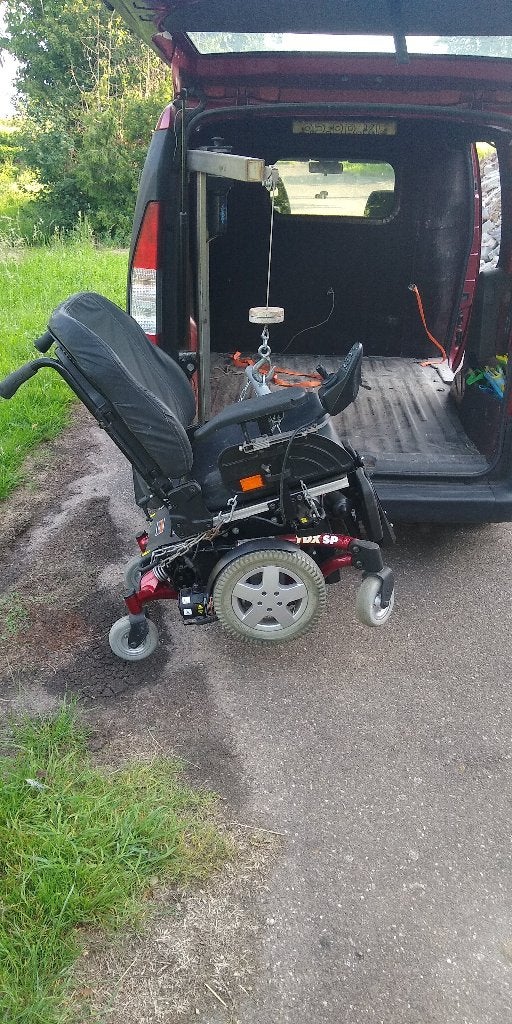 rolstoel liftje voor bestelauto, Diversen, Ophalen, Gebruikt, Elektrische rolstoel