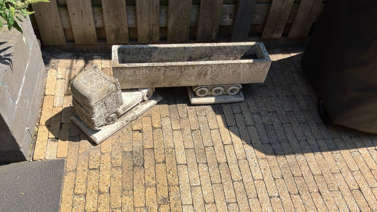 Betonnen bloembak in de vorm van een vrachtwagen, Ophalen, Gebruikt, Minder dan 30 cm, 100 cm of meer