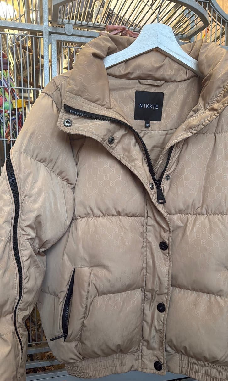 Nikkie Pufferjack Maat 36 (S) - Zo goed als nieuw, Ophalen of Verzenden, Zo goed als nieuw, Maat 36 (S), Beige