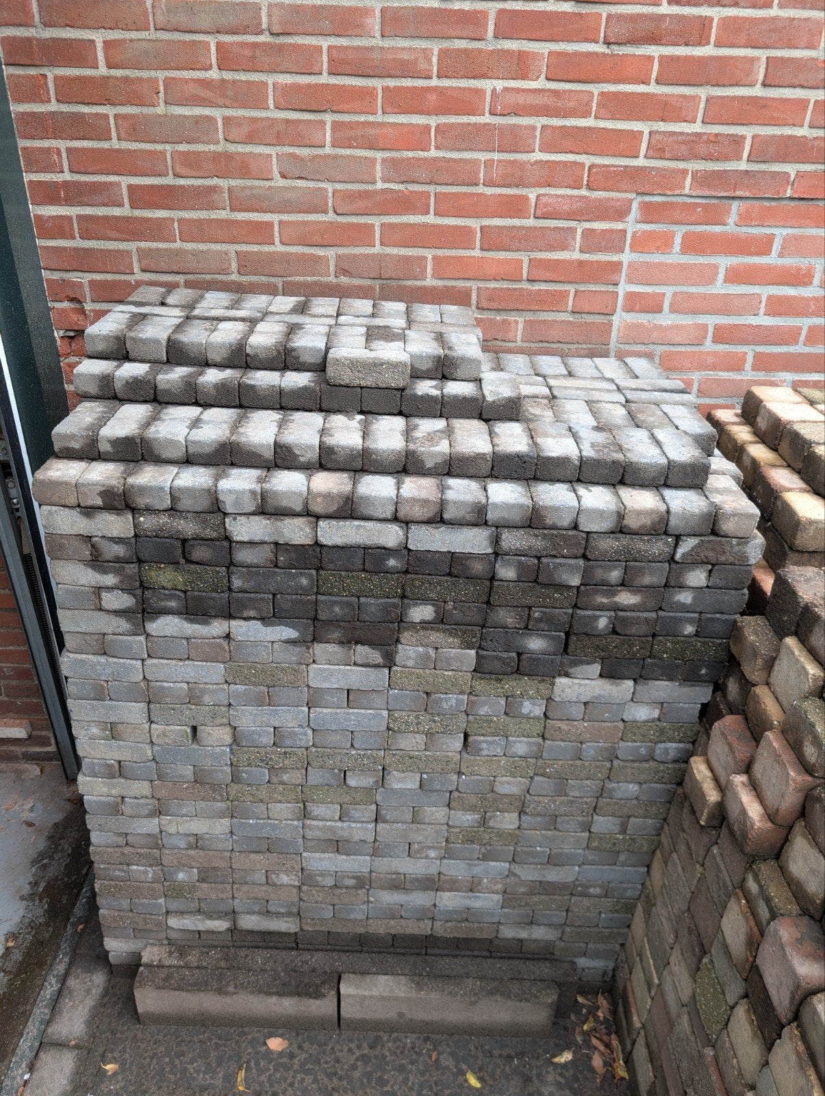 Gratis klinkers, ca. 22m2 straatstenen beschikbaar, Tuin en Terras, Tegels en Klinkers, Ophalen, Gebruikt, Klinkers, 10 m² of meer