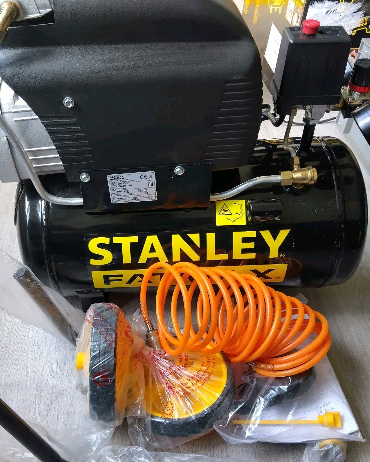 Stanley Fatmax Luchtcompressor 24L - Nieuw in doos, Ophalen, 10 bar of meer, Nieuw, 25 tot 100 liter