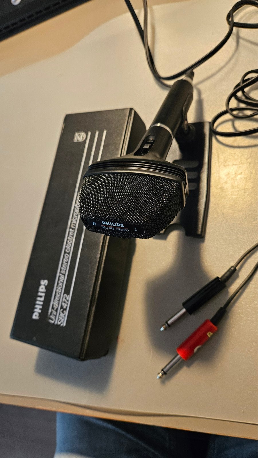 Philips SBC 472 Stereo Microfoon met standaard en doos, Muziek en Instrumenten, Microfoons, Ophalen of Verzenden, Zo goed als nieuw