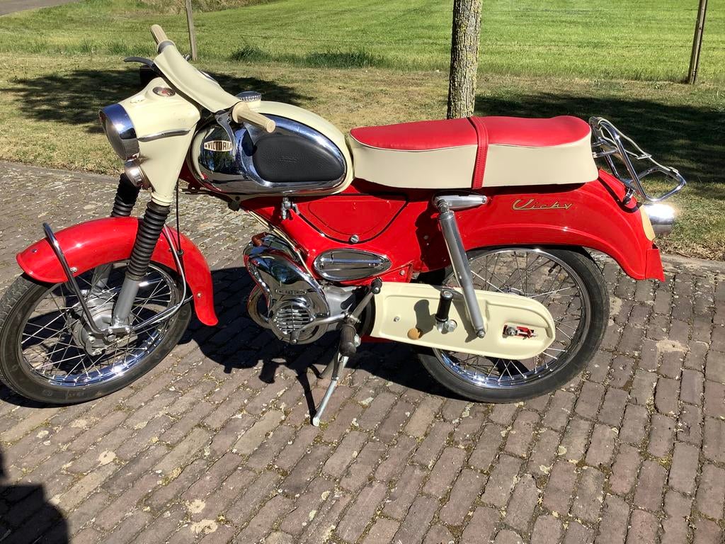 Mooie goed lopende victoria ( gelijk aan dkw ), Fietsen en Brommers, Brommers | Oldtimers, Maximaal 45 km/u, 49 cc, 5 versnellingen