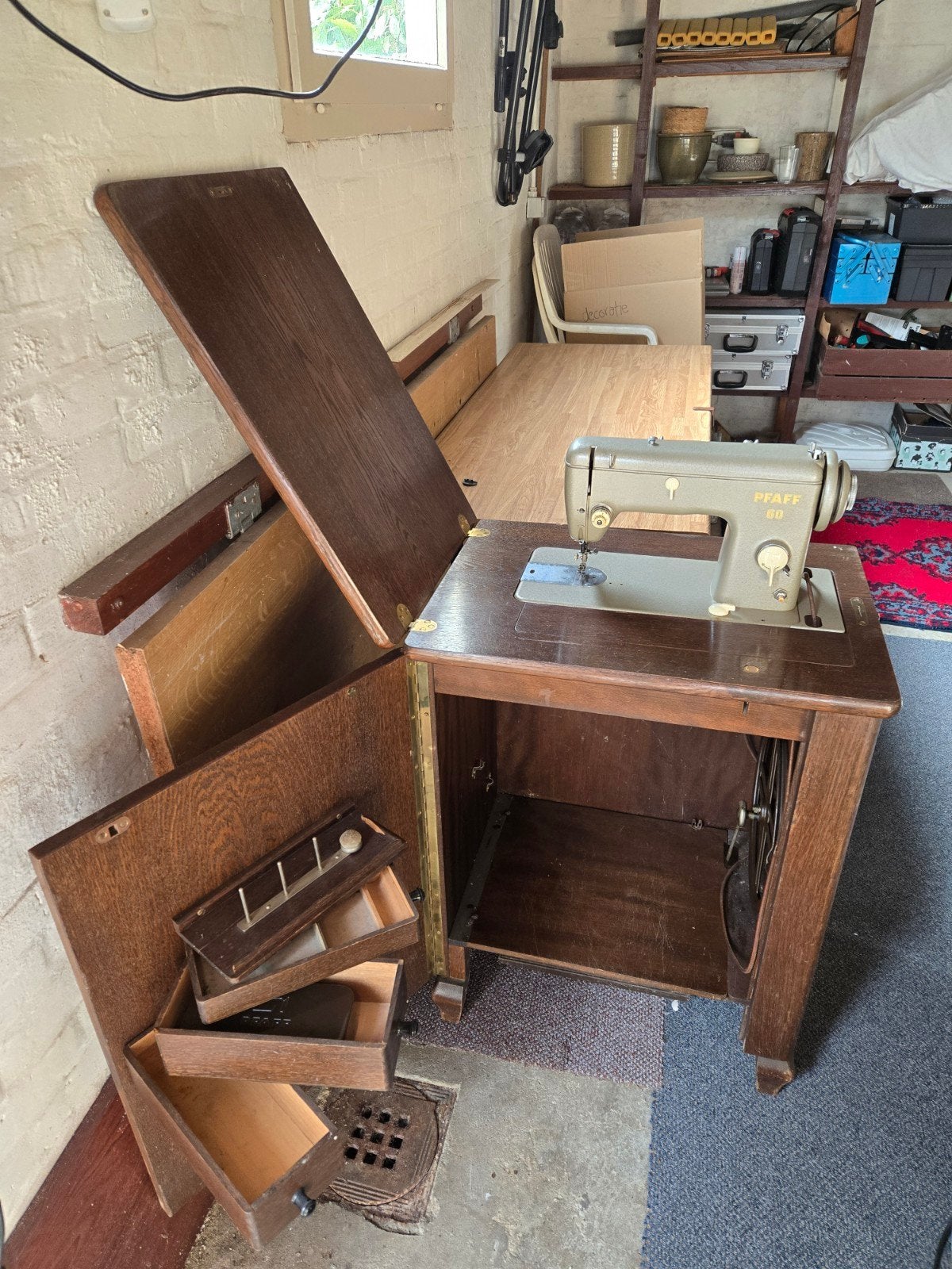 oude Pfaff 60 naaimachine in klapkast, Antiek en Kunst, Antiek | Naaimachines, Ophalen