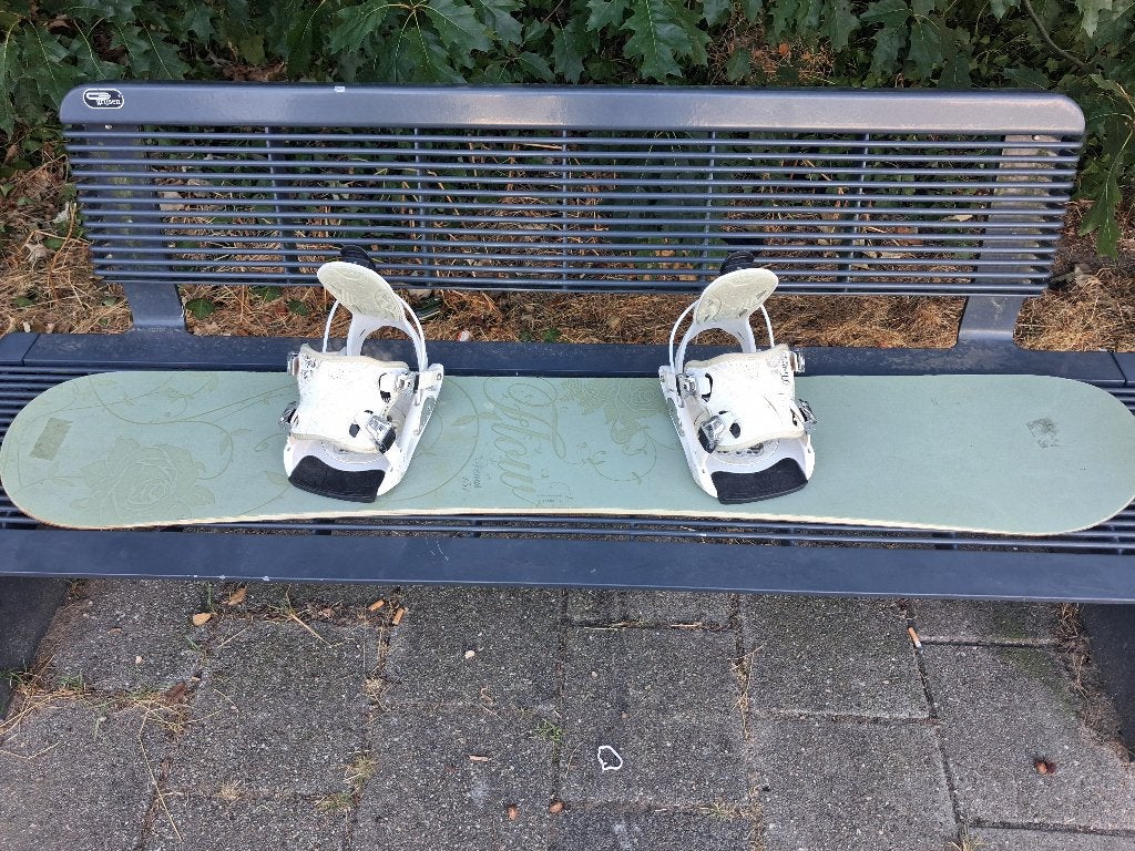 Flow Snowboard met bindingen - Zo goed als nieuw, Ophalen of Verzenden, Zo goed als nieuw, Board