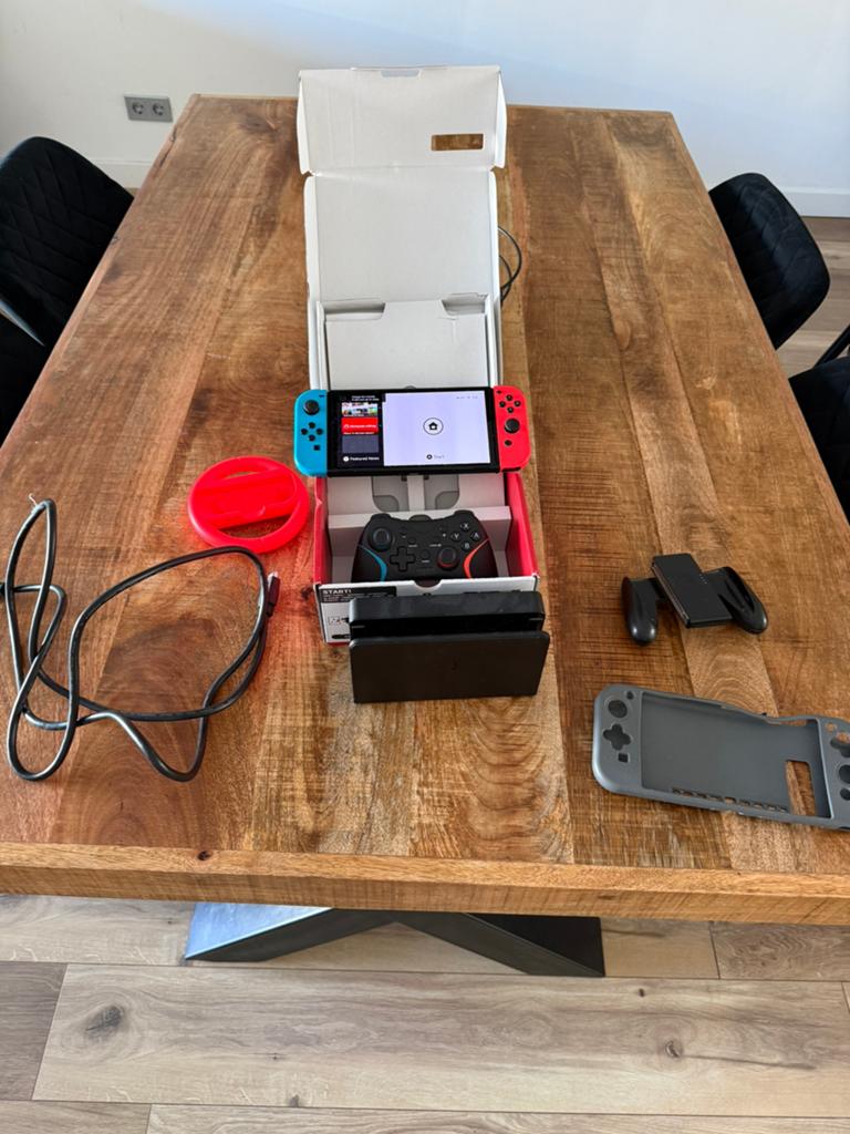 Nintendo switch 7 inch oled 64gb, Spelcomputers en Games, Spelcomputers | Nintendo Switch, Switch OLED, Met games, Ophalen of Verzenden