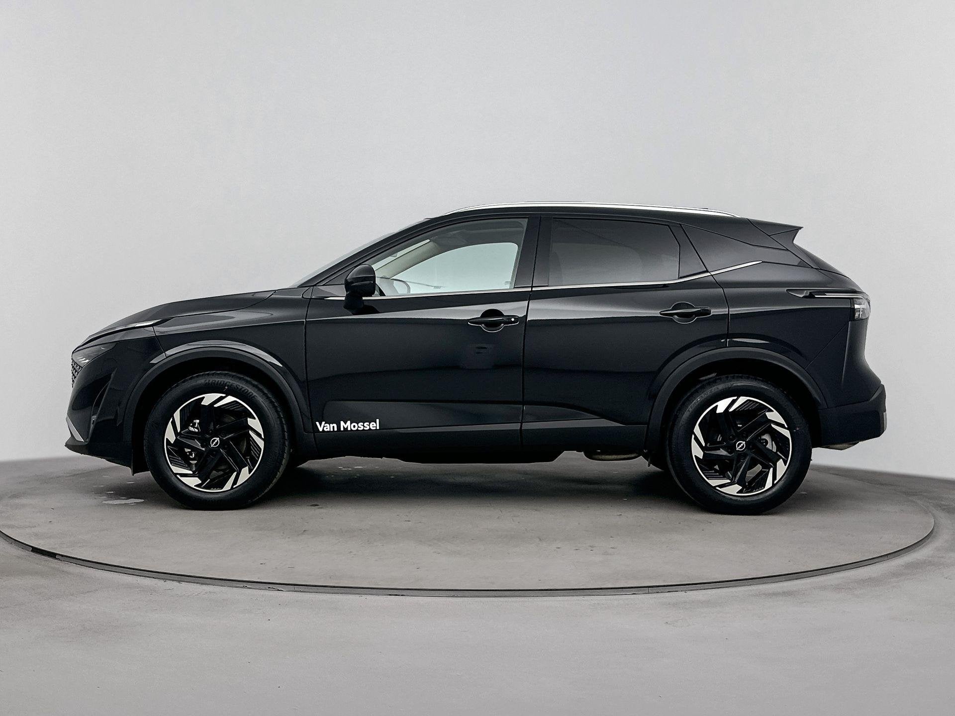 Nissan Qashqai 1.3 MHEV N-Connecta 140PK | Google Navigatie, Stof, 4 cilinders, 700 kg, Zwart