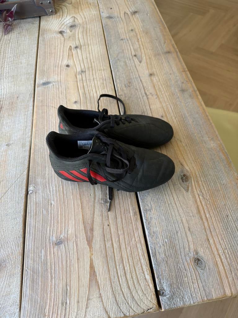 Adidas voetbalschoenen maat 33 - Gebruikt, Sport en Fitness, Voetbal, Ophalen, Gebruikt, Schoenen