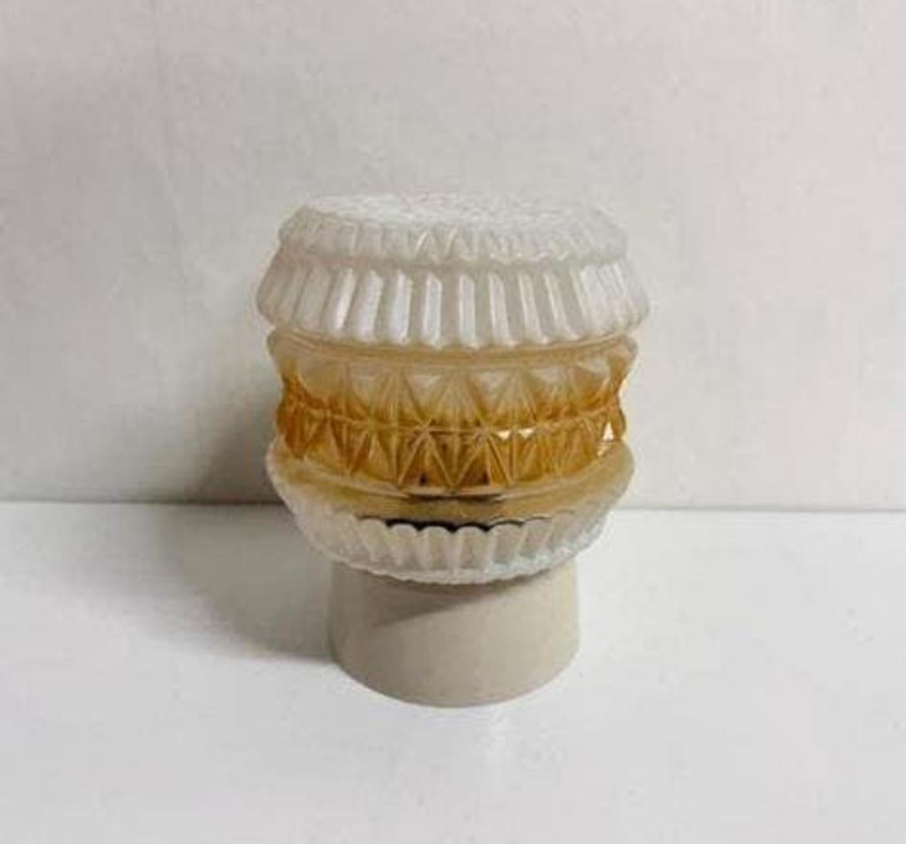 Vintage plafondlamp prachtig bewerkt wit goud glas seventies, Huis en Inrichting, Lampen | Plafondlampen, Zo goed als nieuw, Glas