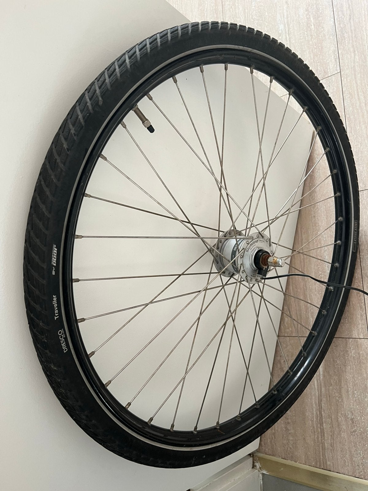Prima voorwiel 28 inch met dynamo, Ophalen, Zo goed als nieuw, Wiel