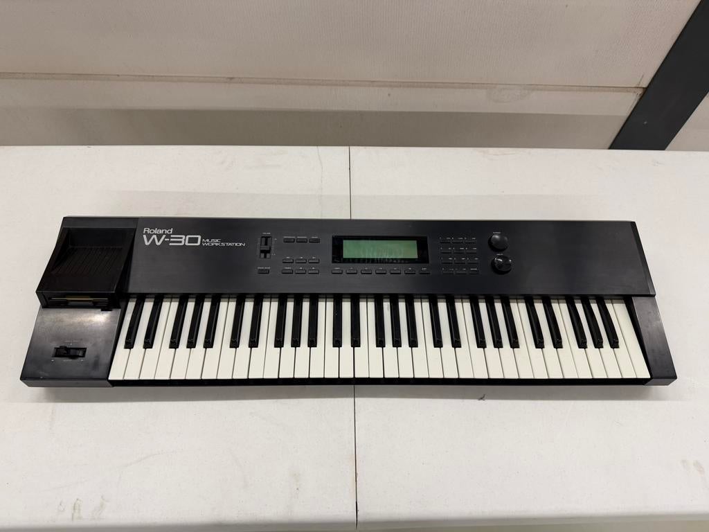 Roland W-30 Sampling workstation, Ophalen, Gebruikt, 61 toetsen, Roland
