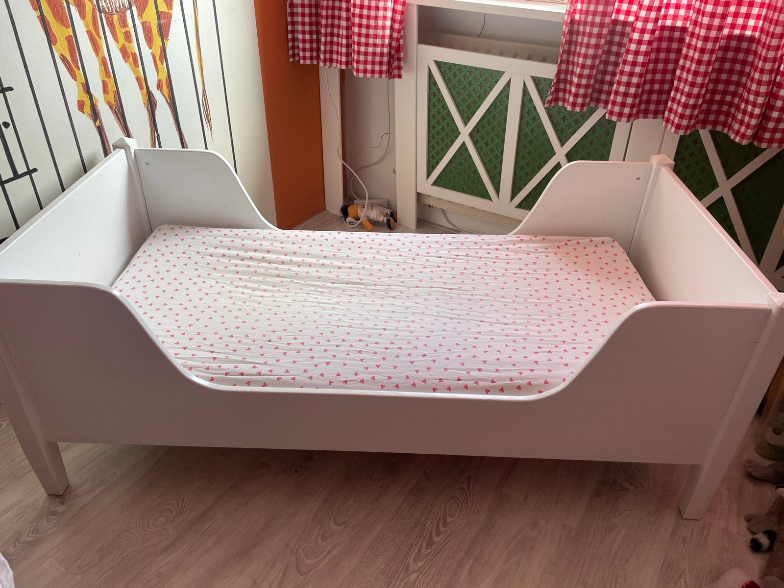 Wit kleuterbed met matras en AeroSleep topper, Ophalen, Gebruikt, 70 tot 85 cm, Matras