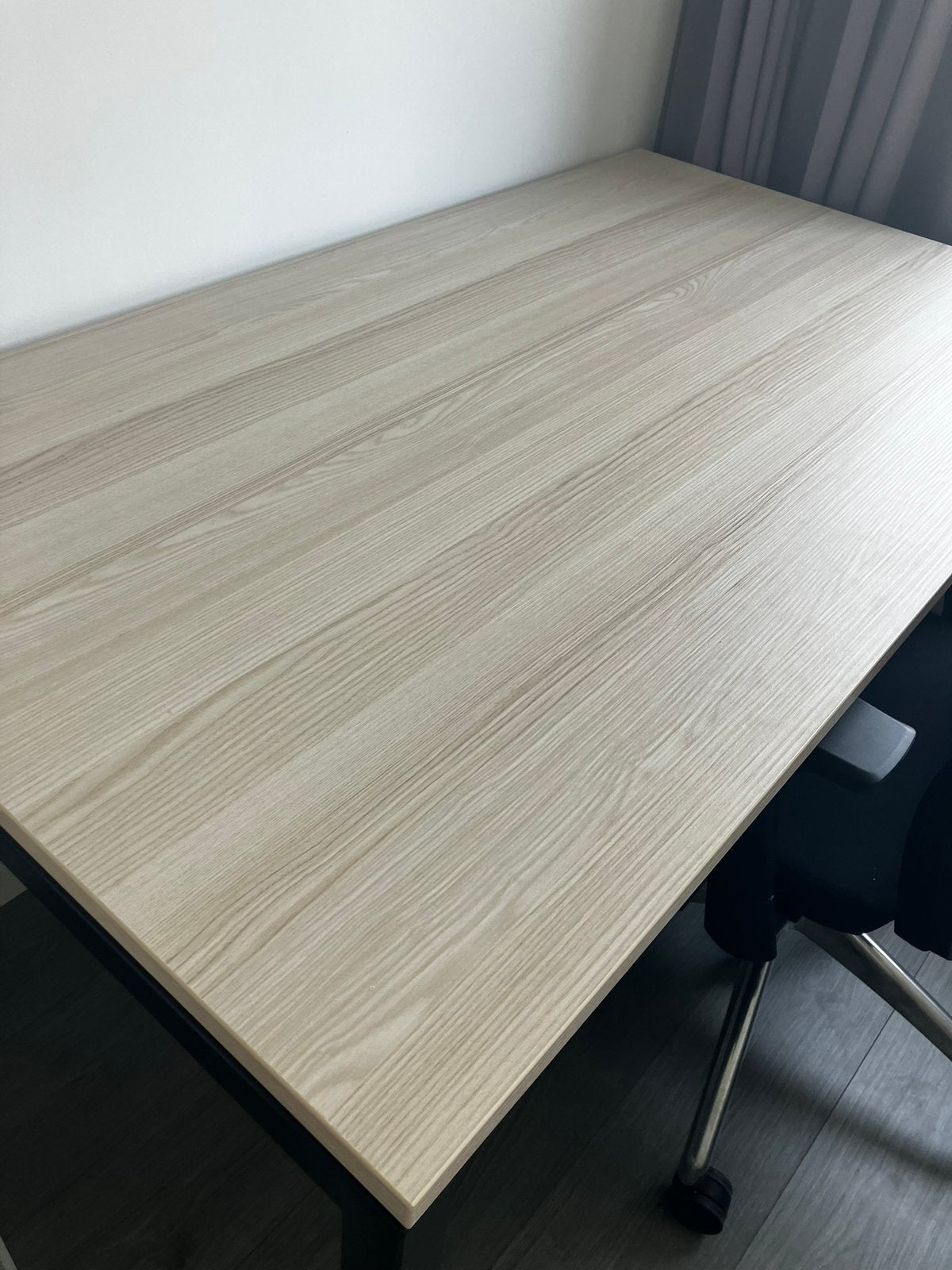 Nieuwe Eettafel 140 x 80 zwart hout, 100 tot 150 cm, Nieuw, 50 tot 100 cm, Vier personen