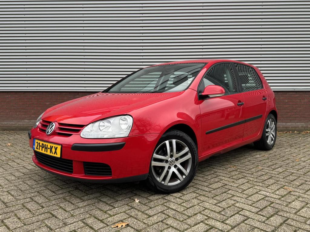 Volkswagen Golf 1.6 FSI Trendline|Airco|Trekhaak|Bluetooth|L, Auto's, Volkswagen, Voorwielaandrijving, Gebruikt, Zwart, 4 cilinders