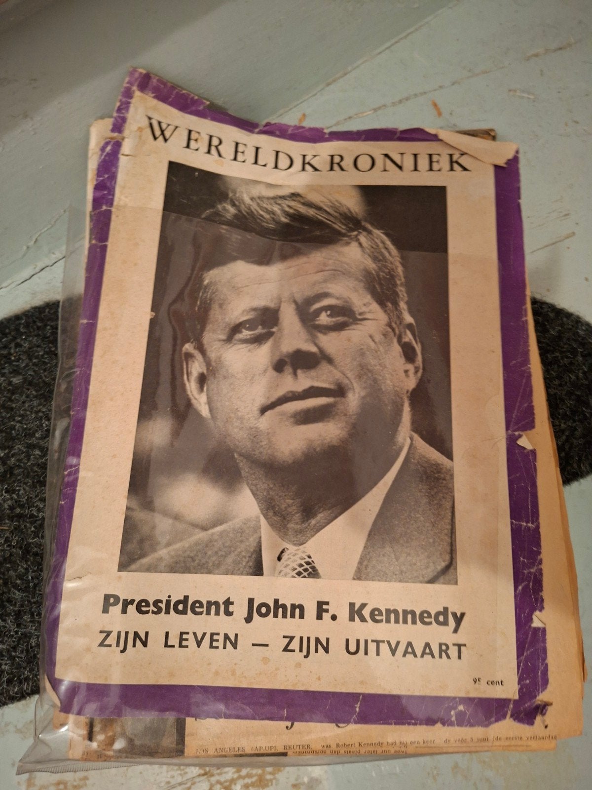 wereldkroniek krantenknipsels john f kennedy, Verzamelen, Ophalen of Verzenden