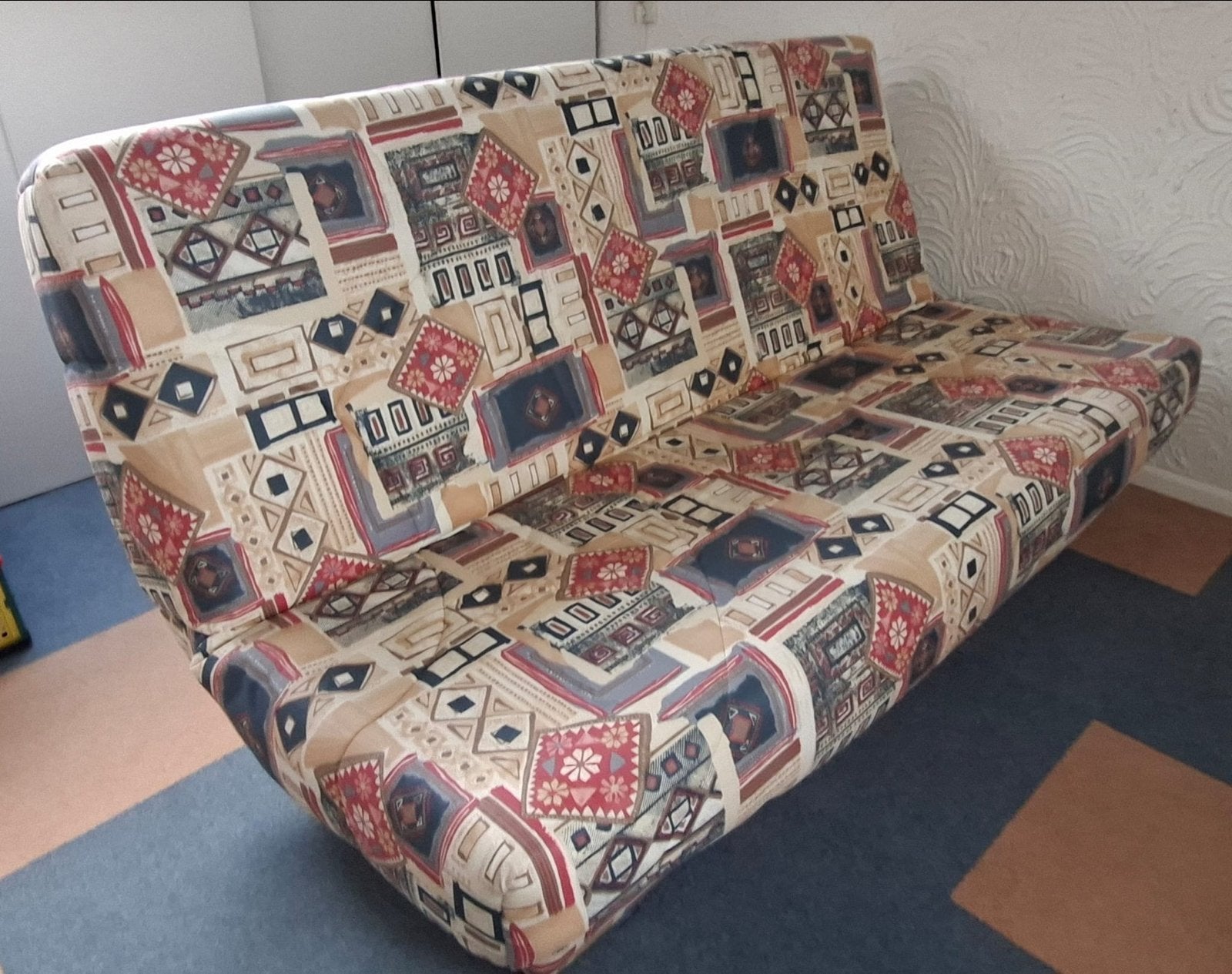 Slaapbank 140x180cm met bergruimte, Ophalen, Gebruikt, Meerkleurig, Twijfelaar