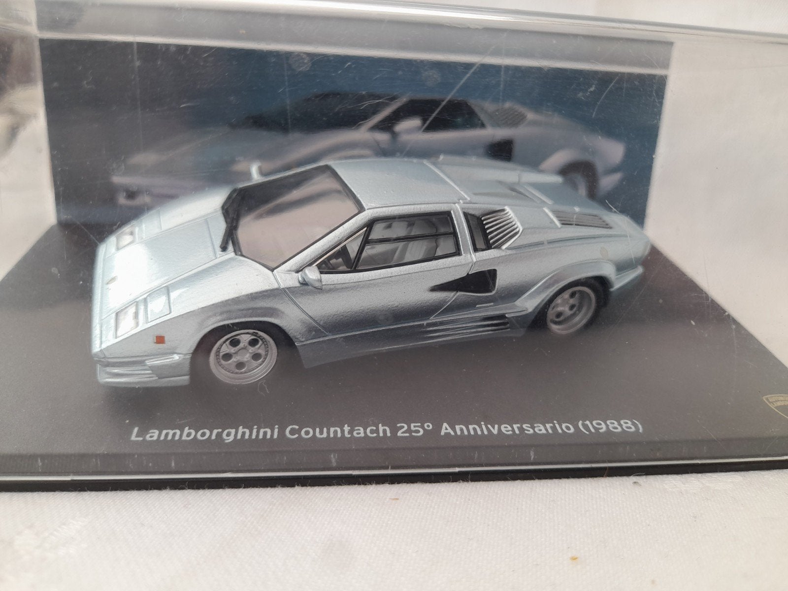 Lamborghini Countach 25 Anniversario (1988) modelauto, Hobby en Vrije tijd, Ophalen of Verzenden, Zo goed als nieuw, Auto, Overige merken