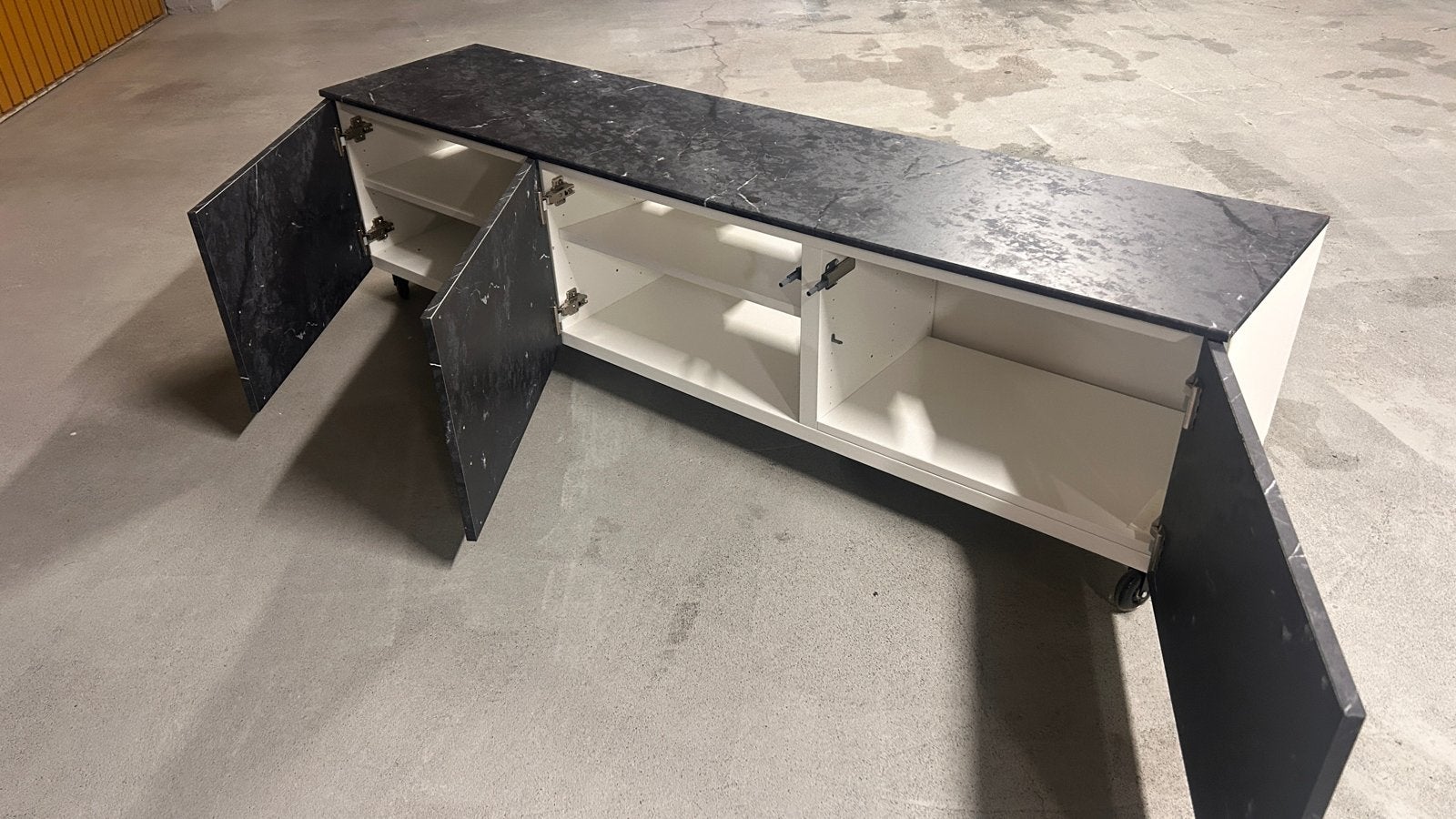 IKEA dressoir gratis af te halen, Ophalen, Overige materialen, Gebruikt, 150 tot 200 cm