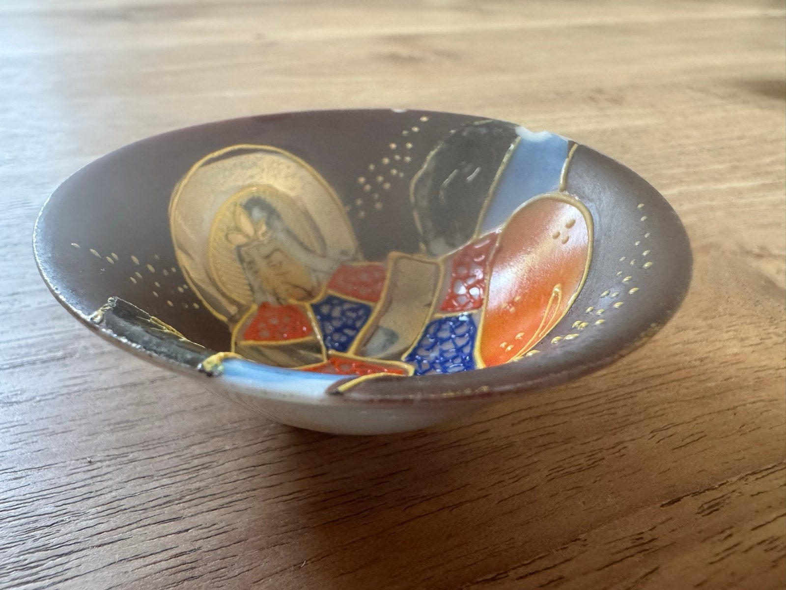 Antieke Japanse Satsuma kom met gouden decoratie, Ophalen of Verzenden