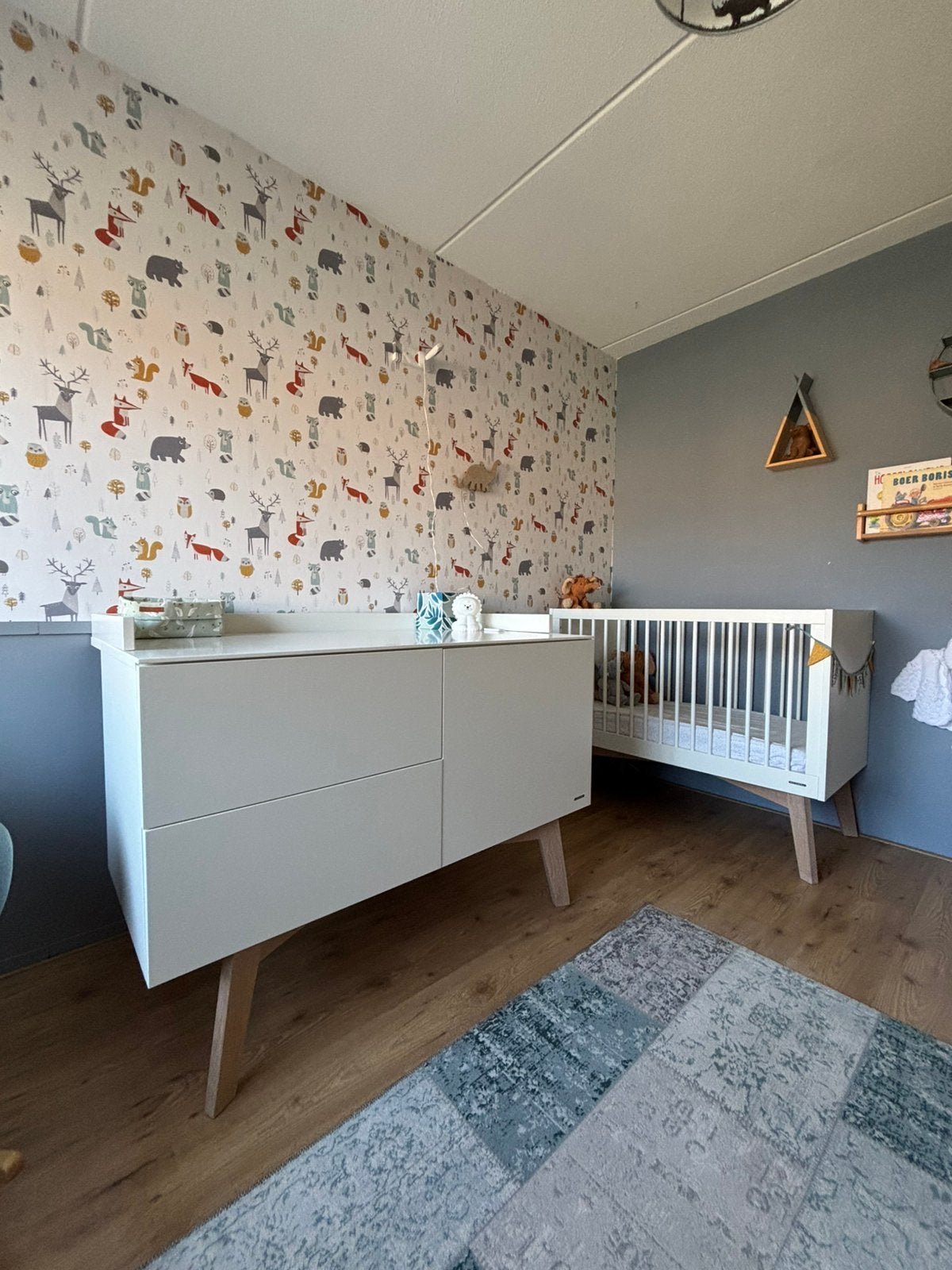 Kidsmill sixties ledikant + commode + bladvergroter + matras, Ophalen, Zo goed als nieuw, Jongetje of Meisje