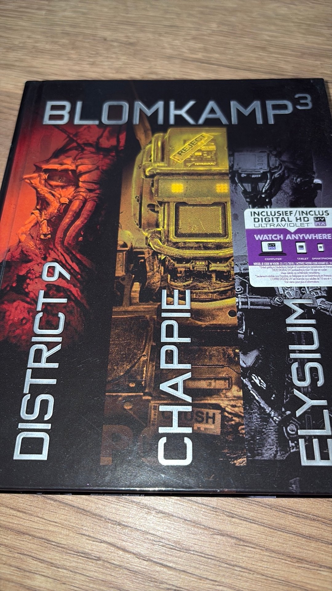 Blomkamp3: District 9, Chappie en Elysium op blu-ray., Ophalen of Verzenden, Zo goed als nieuw, Actie
