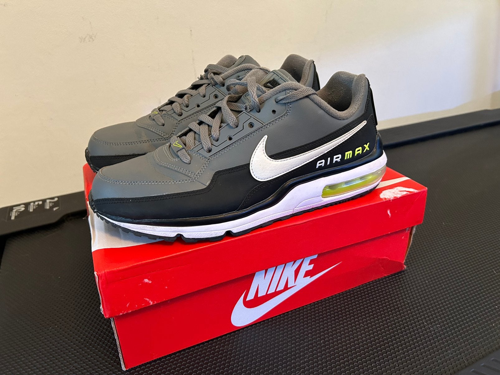 Zgan Nike Air Max Classic Maat 44 Origineel, Ophalen of Verzenden, Zo goed als nieuw