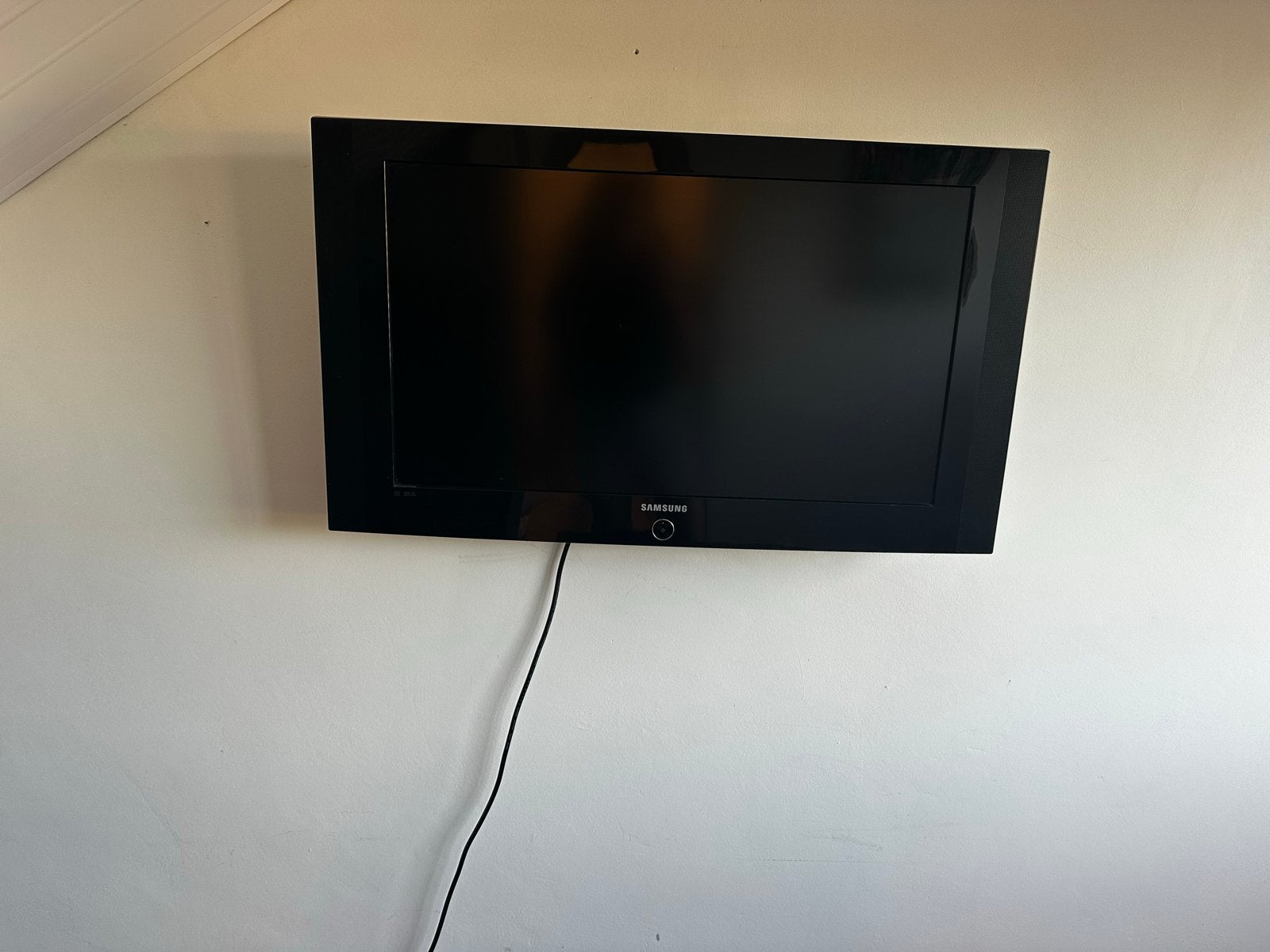 Samsung TV 32 inch met muurbeugel en DVD-speler, Ophalen, Gebruikt, 50 Hz, 80 tot 100 cm