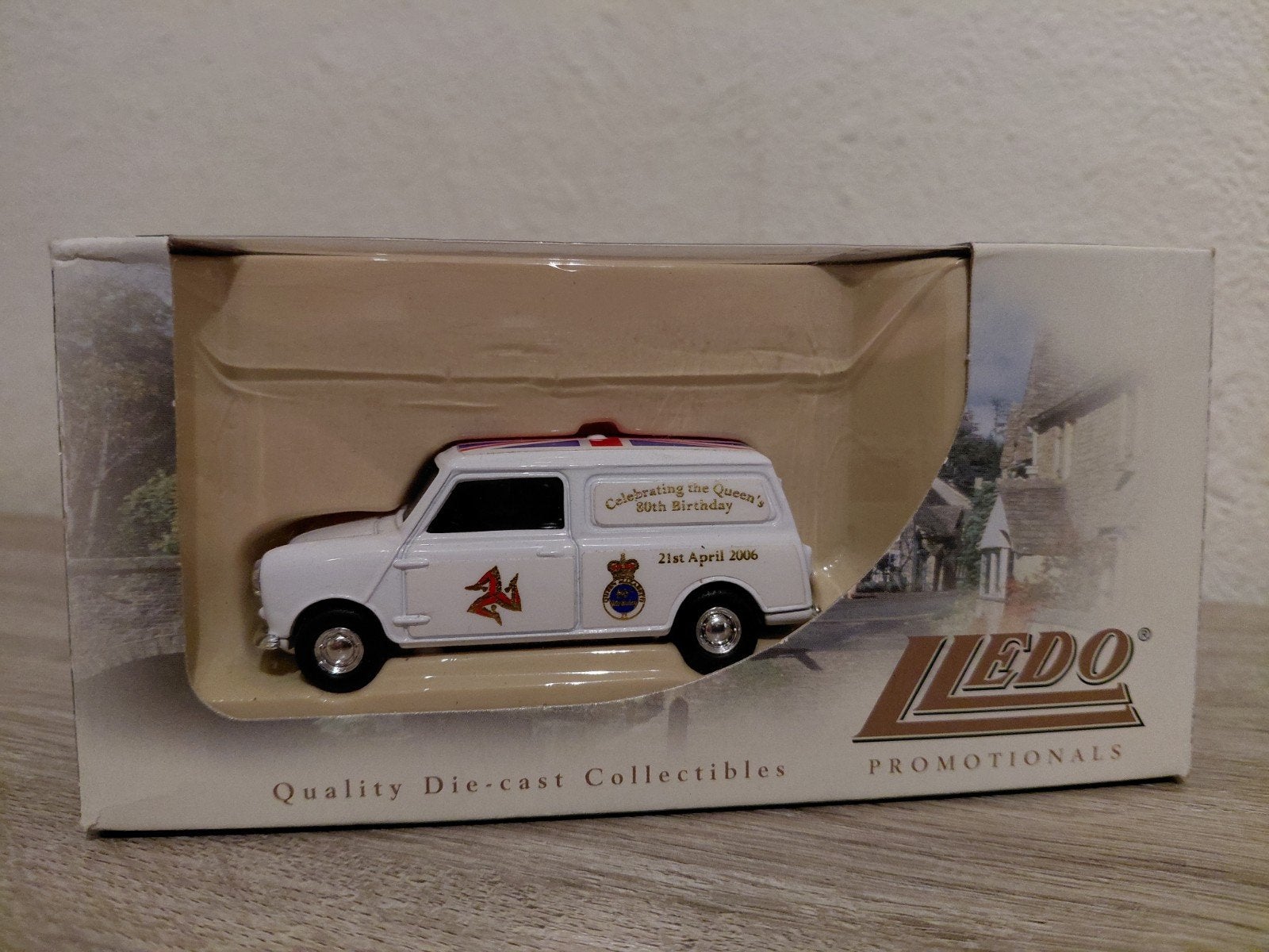 Limited Edition Queen Elizabeth 80 jaar, Overige merken, Auto, Verzenden, Groter dan 1:32
