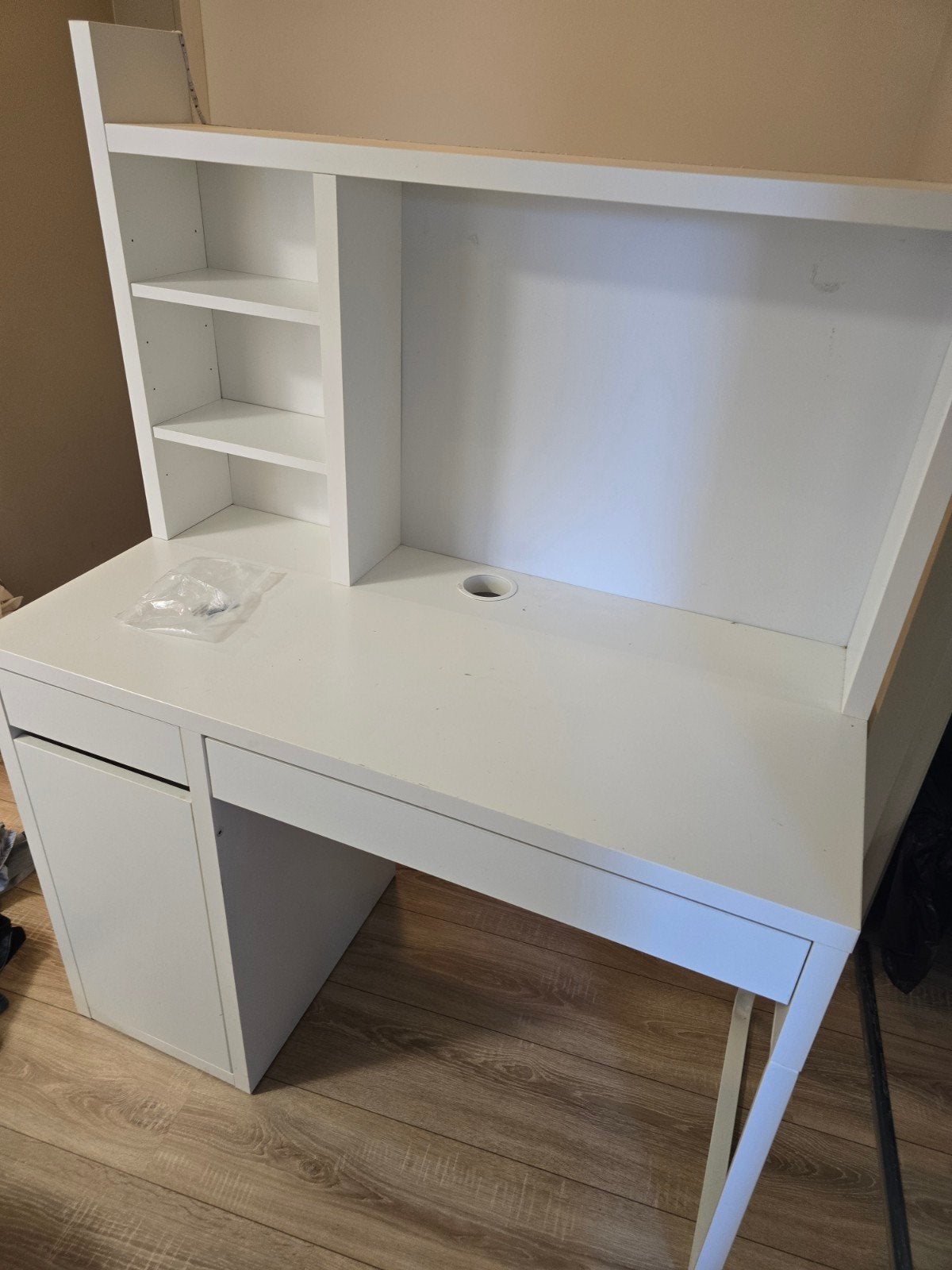 IKEA MICKE bureau, Ophalen, Zo goed als nieuw