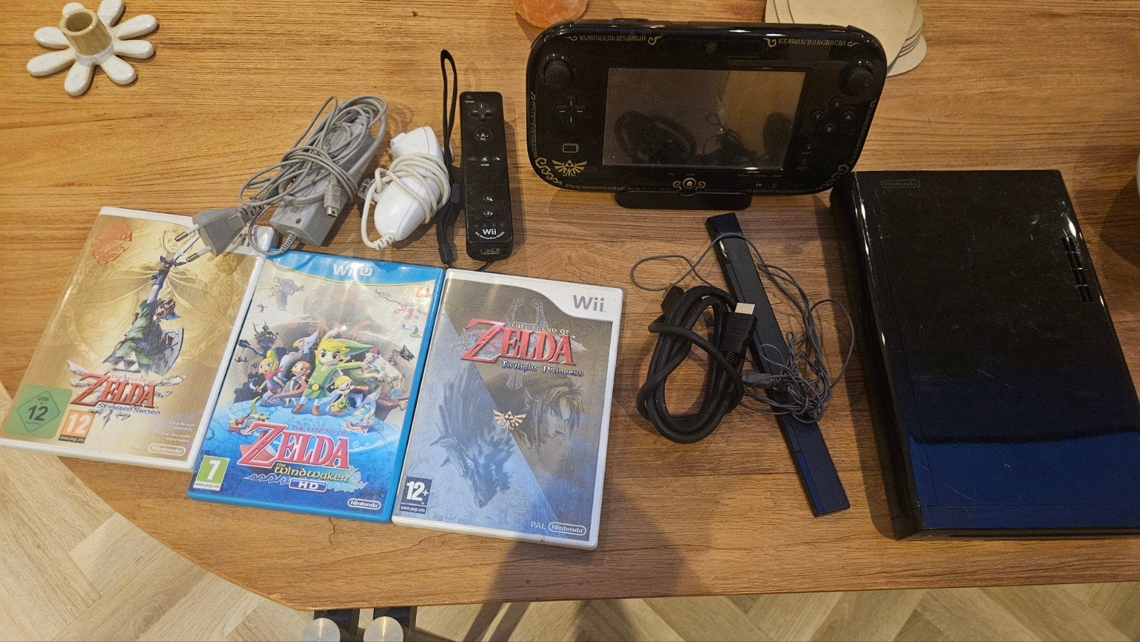 Nintendo Wii U Zwart met 3 Zelda games en accessoires, Spelcomputers en Games, Ophalen, Gebruikt, Met 1 controller, Met games