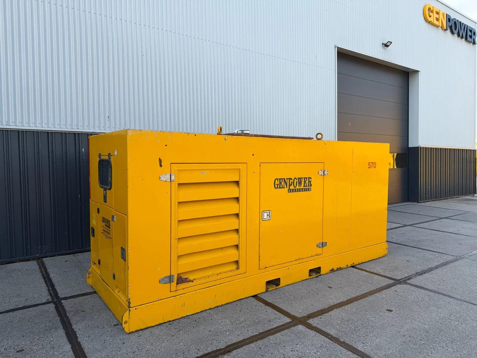 Deutz BF6M1015C - 380kVA Super-Silent (bj 2006), Genpower, Energieweg 3
2964 LE  Groot-Ammers, NL