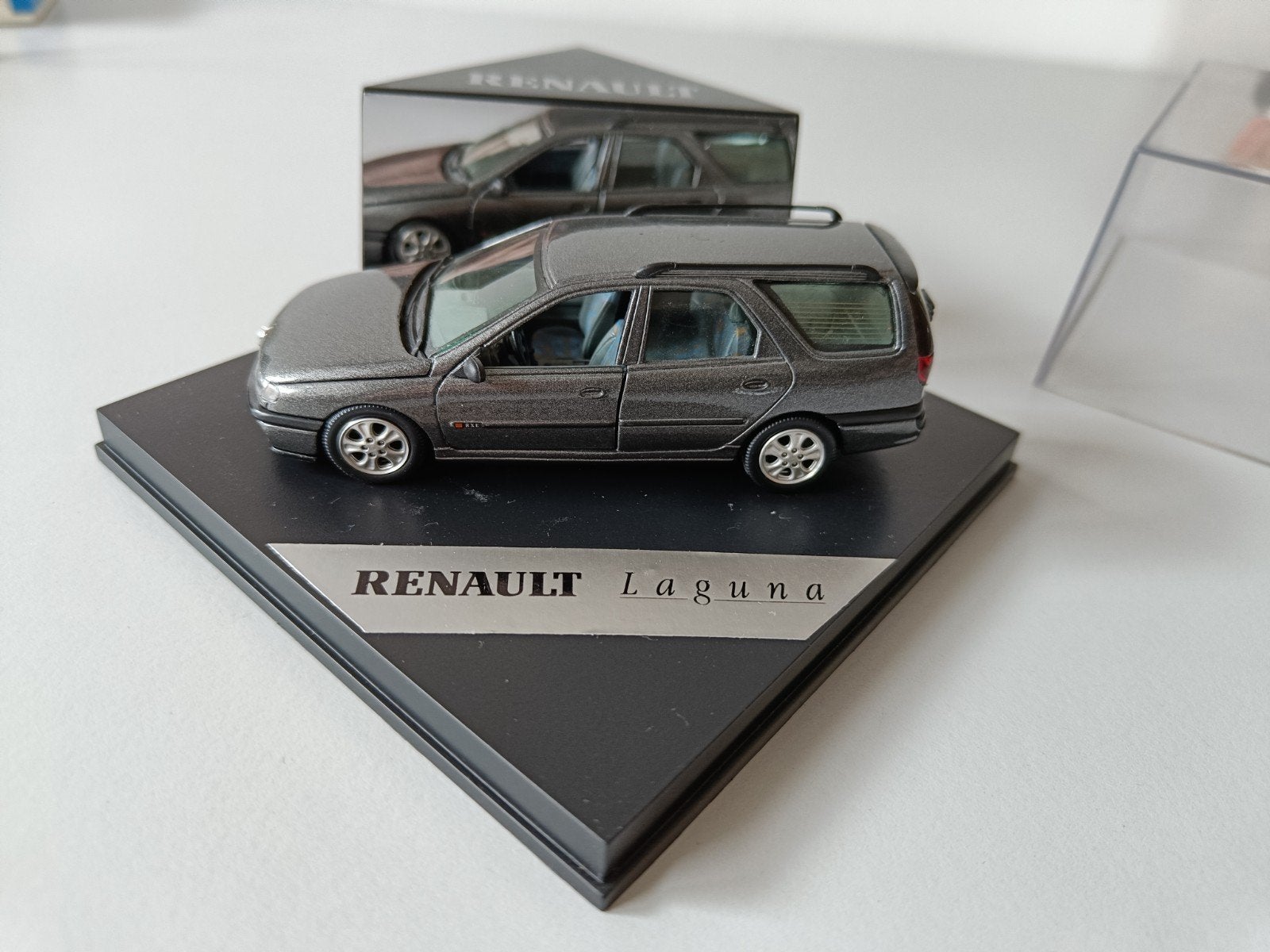 Renault Laguna Break Phase 1 modelauto, Hobby en Vrije tijd, Modelauto's | 1:43, Ophalen of Verzenden, Gebruikt, Auto, Overige merken