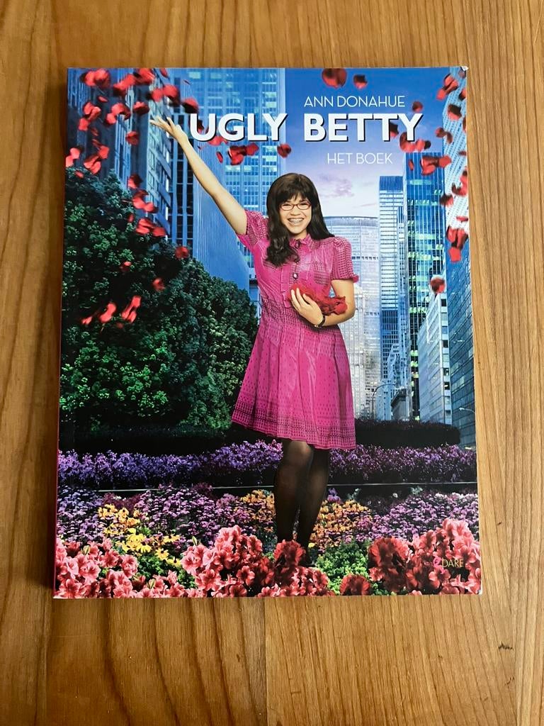 A. Donahue - Ugly Betty, A. Donahue, Film- of Tv-bewerking, Ophalen of Verzenden, Zo goed als nieuw
