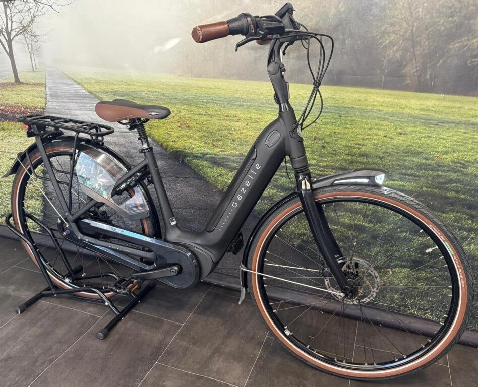 Gazelle Grenoble C8 – 500Wh – 46CM – Luxe Comfort E-bike, Koninklijke Gazelle N.V., Wilhelminaweg 8 6951 BP Dieren Nederland, Info@gazelle.nl