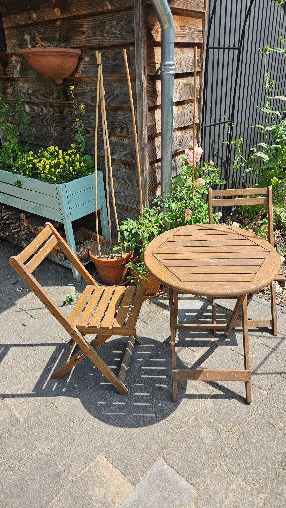 Tuinsetje; 1x tafel 2x stoel, Gebruikt, Bijzettafel, Tuinset, Hout