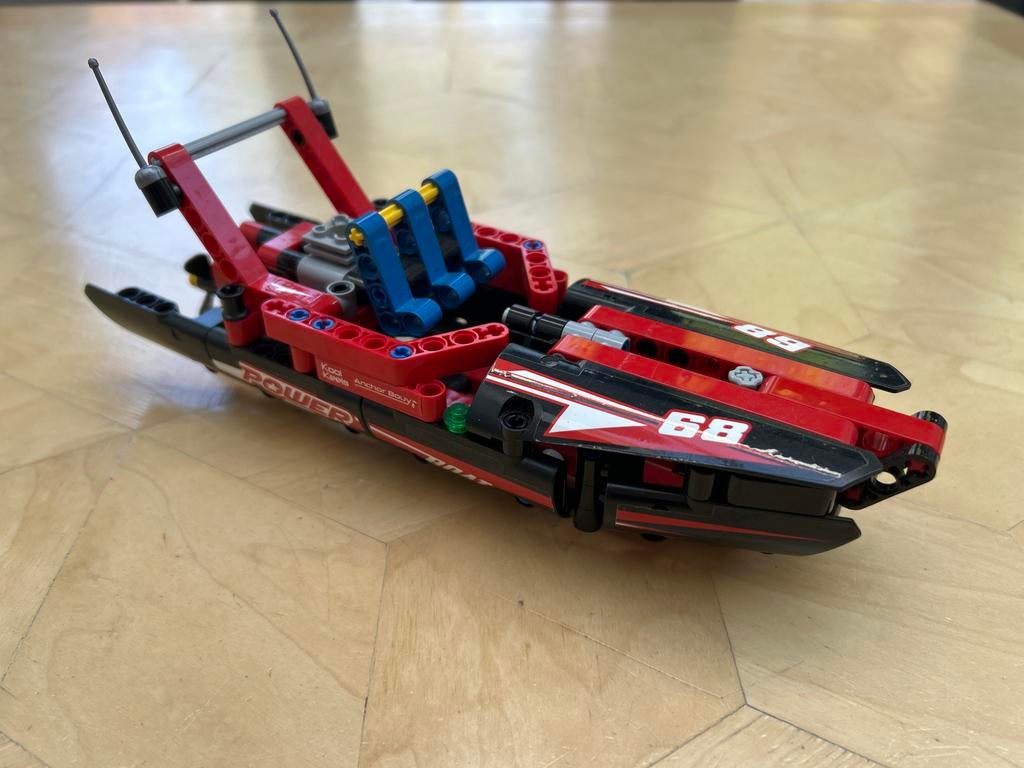 Lego Technic Power Boat 42089 - Zo goed als nieuw, Ophalen, Lego, Zo goed als nieuw, Complete set