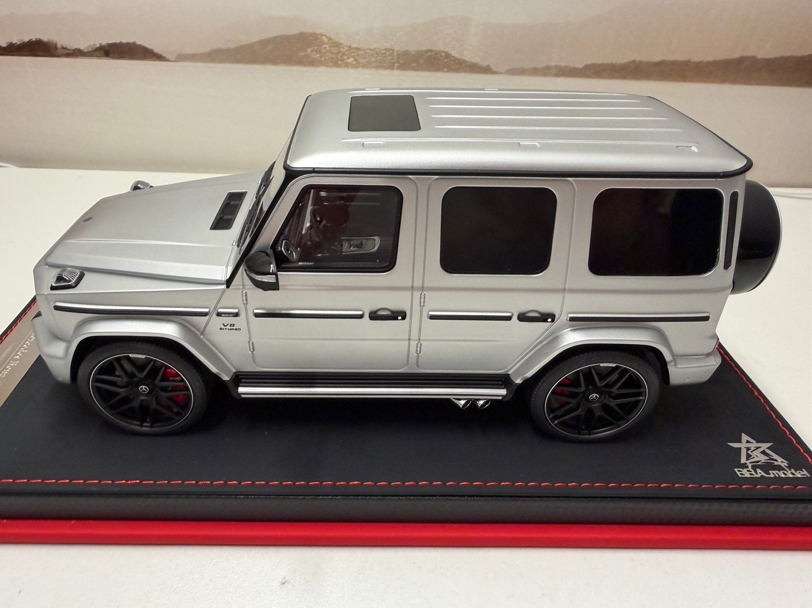 1:18 BBA 2025 Mercedes-Benz G63 AMG (Mat zilver), Hobby en Vrije tijd, Ophalen of Verzenden, Nieuw, Auto, Overige merken