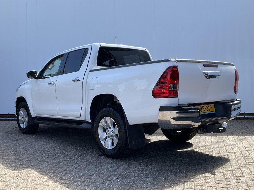 Toyota Hilux 2.4 D-4D-F Netto export 19000 Ex/Ex Trekhaak(32, Auto's, Automaat, Gebruikt, Euro 6, 4 cilinders