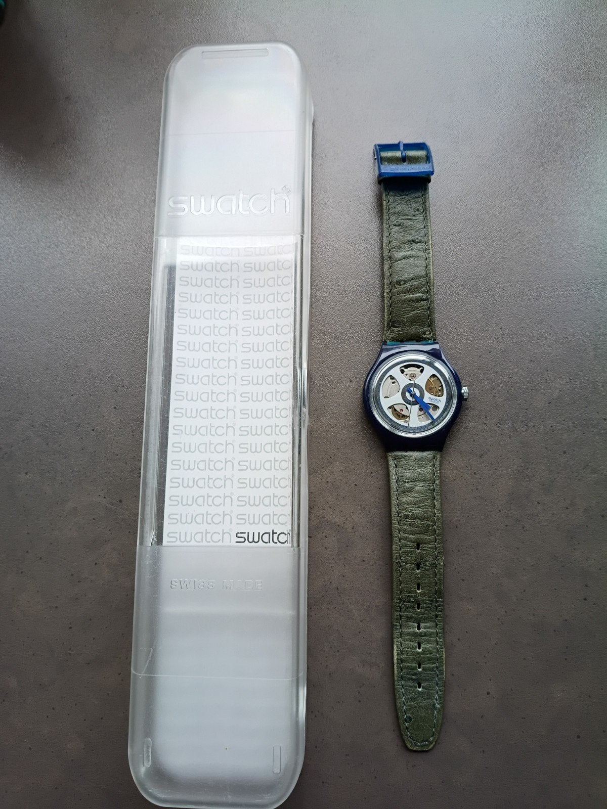 Swatch Automatic horloge met leren bandje, Kunststof, Polshorloge, Swatch, Ophalen of Verzenden